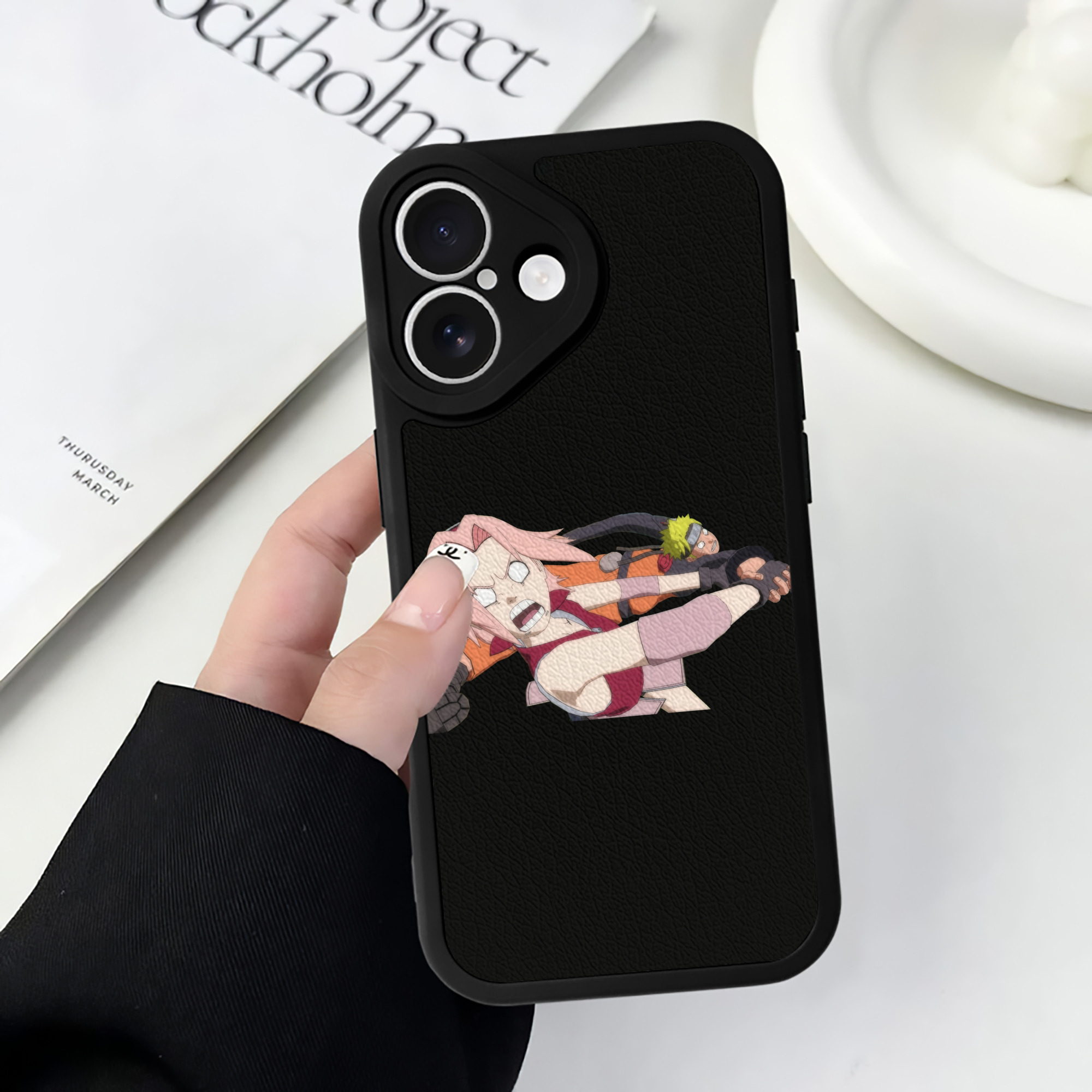 （画像用） NARUTO -ナルト- 春野サクラ Haruno Sakura 【iPhone 16シリーズ対応】シリコンスマホケース（レザー調） 材質：シリコン